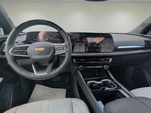 New 2026 Chevrolet Traverse High Country FWD image 9