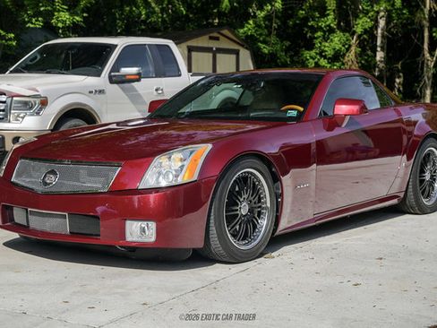 Used 2006 Cadillac XLR RWD image 22
