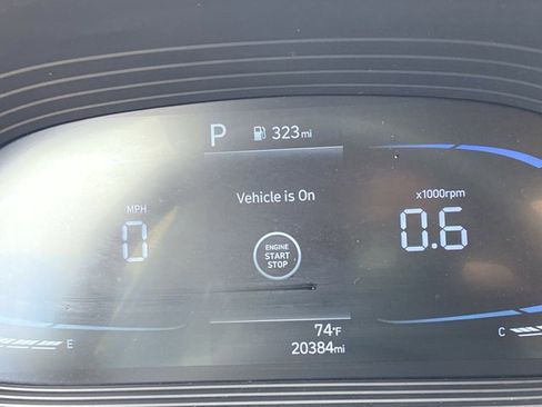 Used 2025 Hyundai Venue SEL FWD image 22