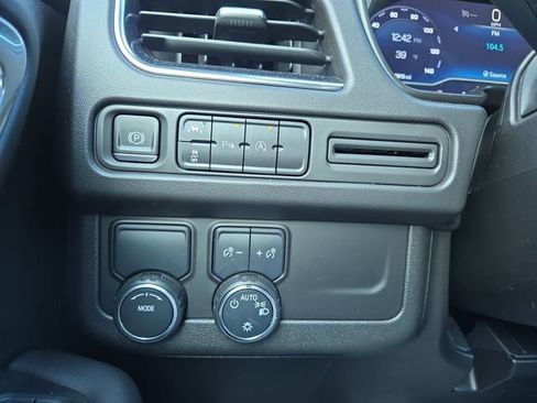 Used 2023 Chevrolet Suburban LT RWD image 26