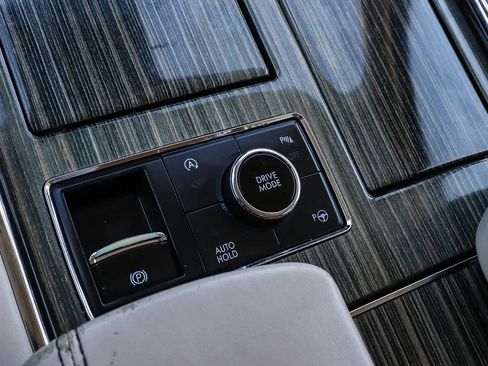 Used 2021 Lincoln Navigator L Black Label w/ Cargo Convenience Package AWD/4WD image 41
