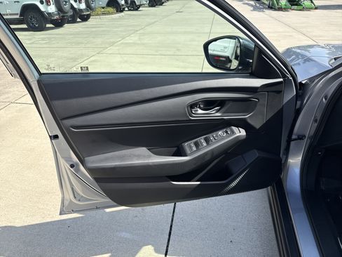 Used 2025 Honda Accord SE image 13