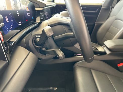 Used 2025 Porsche Macan Electric image 41