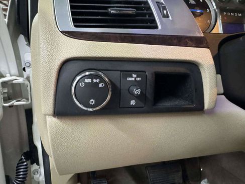 Used 2012 Cadillac Escalade Luxury AWD/4WD image 29