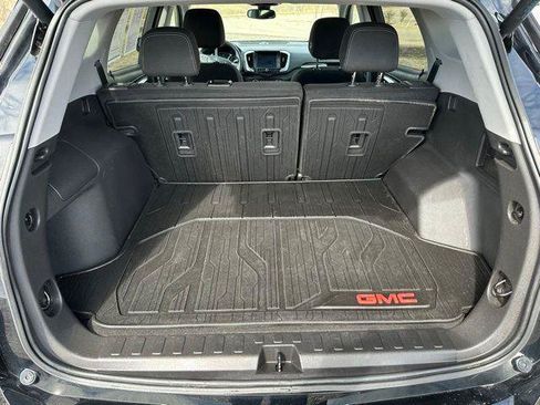 Used 2023 GMC Terrain SLE w/ Driver Convenience Package FWD image 13