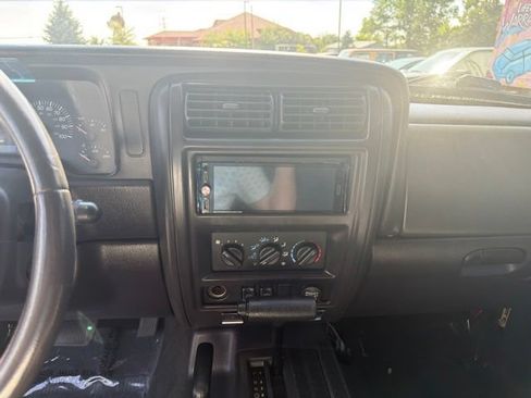Used 2001 Jeep Cherokee Sport AWD/4WD image 11
