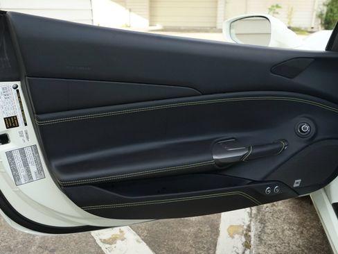 Used 2018 Ferrari 488 Spider RWD image 11