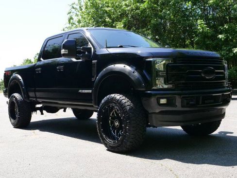 Used 2018 Ford F250 Lariat w/ Lariat Ultimate Package AWD/4WD image 4