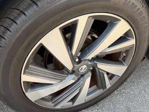Used 2016 Nissan Murano Platinum w/ Platinum Technology Package FWD image 9