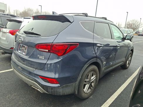 Used 2017 Hyundai Santa Fe Sport image 3