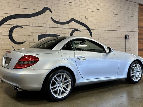 Used 2009 Mercedes-Benz SLK 300 image 5