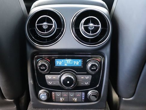 Used 2018 Jaguar XJ R-Sport image 30