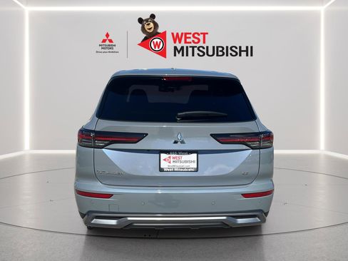 New 2026 Mitsubishi Outlander SE image 5