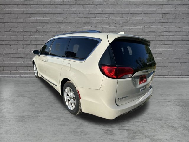 Used 2017 Chrysler Pacifica Touring-L Plus FWD image 10