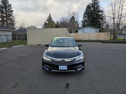 Used 2017 Honda Accord EX image 3