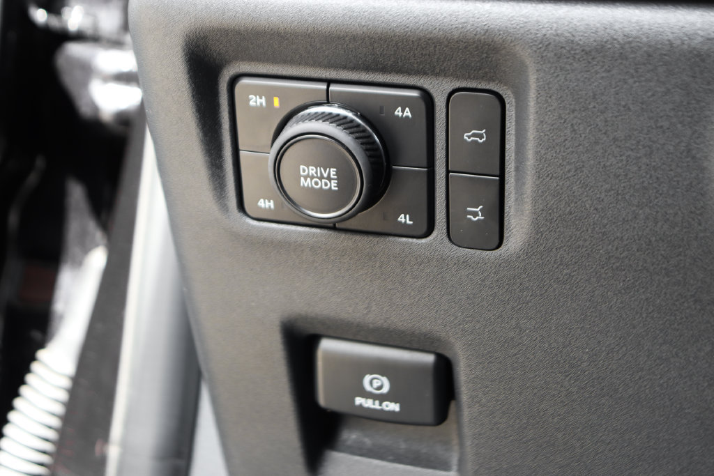 Used 2025 Ford Expedition Active AWD/4WD image 23