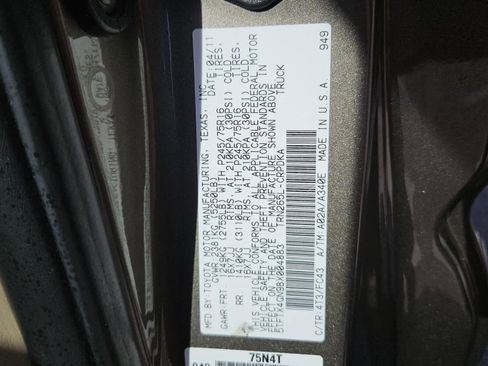 Used 2011 Toyota Tacoma PreRunner w/ SR5 Pkg #2 image 7