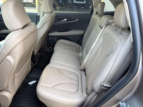 Used 2021 Lincoln Nautilus Reserve w/ Equipment Group 201A AWD/4WD image 17