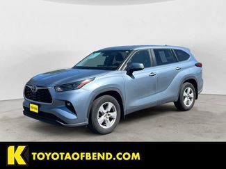 Used 2023 Toyota Highlander LE AWD/4WD video 1
