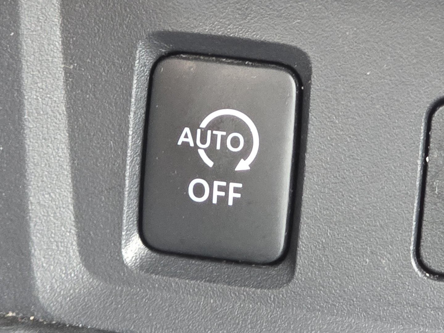 Used 2025 Nissan Sentra SV FWD image 10