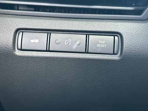 Certified 2025 Nissan Altima 2.5 SR FWD image 30