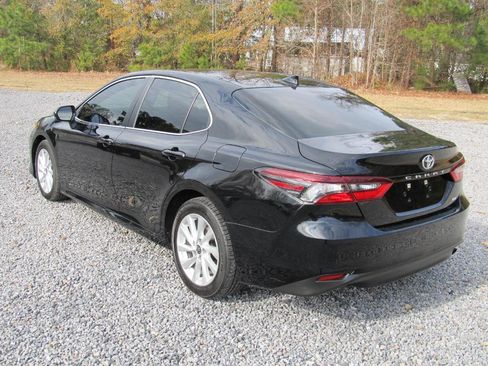 Used 2023 Toyota Camry LE image 4