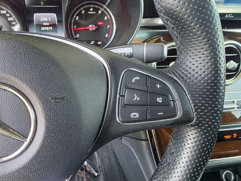 Used 2017 Mercedes-Benz GLC 300 4MATIC image 28