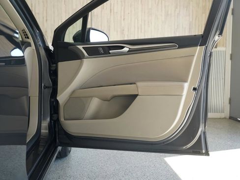 Used 2019 Ford Fusion SEL FWD image 33