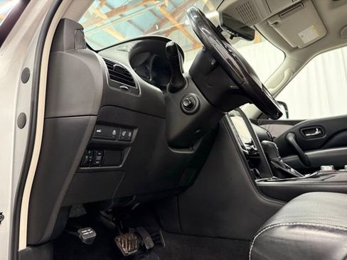 Used 2021 INFINITI QX80 Luxe image 17