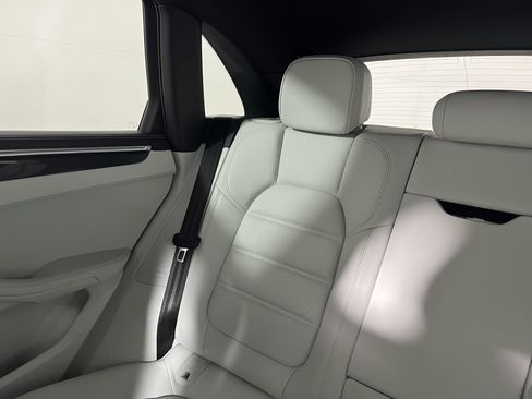 Certified 2023 Porsche Macan Turbo AWD/4WD image 15