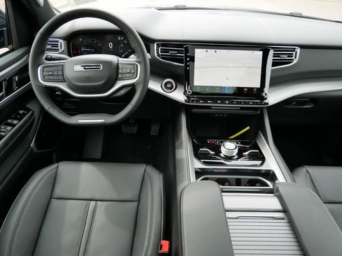 New 2026 Jeep Grand Wagoneer Limited AWD/4WD image 8