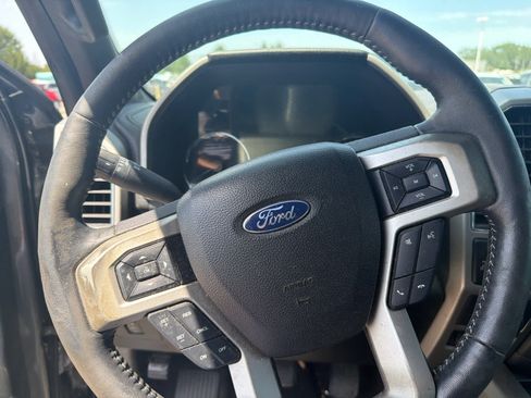Used 2017 Ford F150 Lariat w/ Equipment Group 502A Luxury AWD/4WD image 20