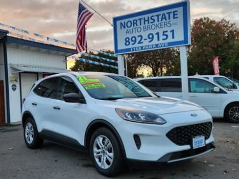 Used 2021 Ford Escape S image 5