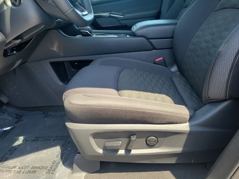 Used 2025 Nissan Pathfinder SV w/ Cargo Package AWD/4WD image 18