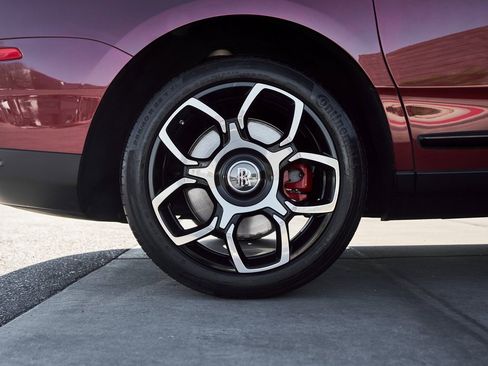 Used 2022 Rolls-Royce Cullinan Black Badge image 18