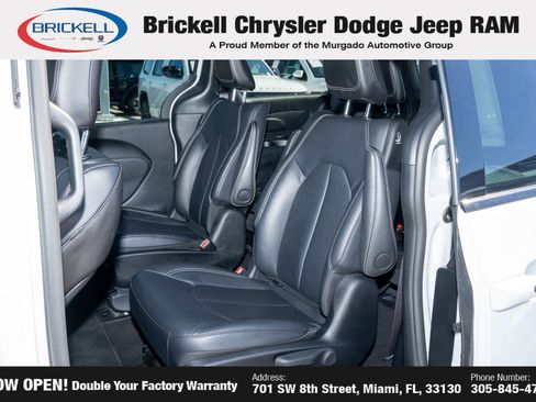 Used 2024 Chrysler Pacifica Limited FWD image 17