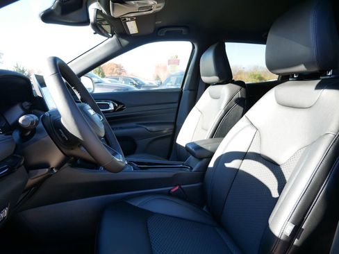 New 2026 Jeep Compass Latitude image 31