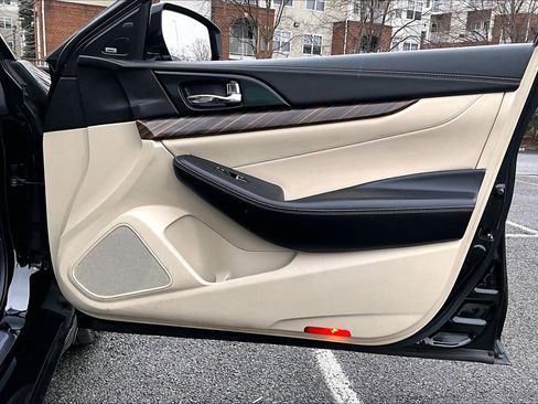 Used 2018 Nissan Maxima Platinum image 23