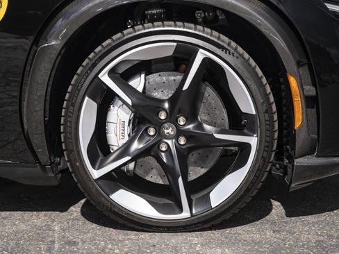 Used 2025 Ferrari Purosangue AWD/4WD image 13