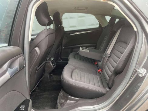 Used 2015 Ford Fusion SE image 13