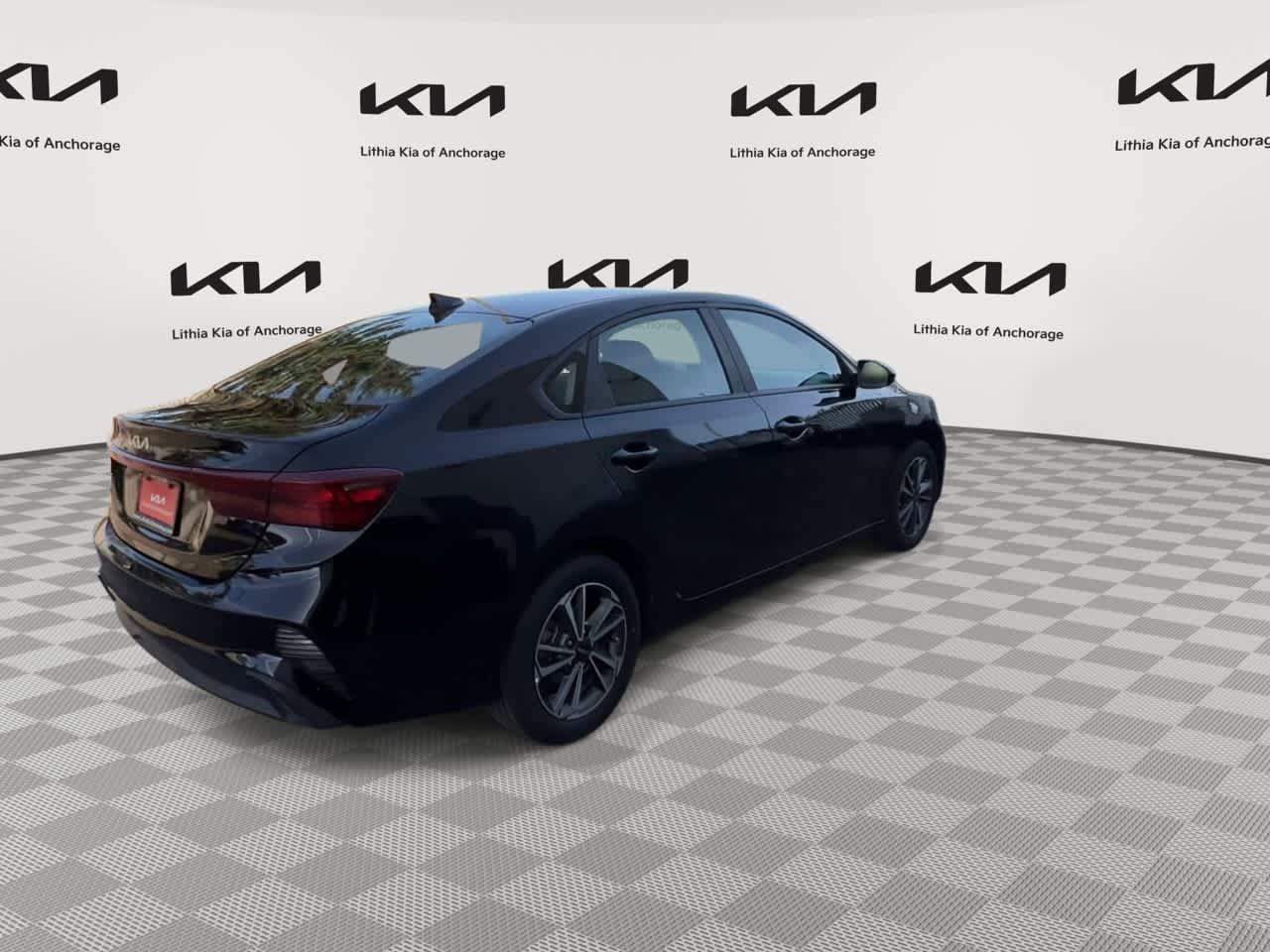 Certified 2023 Kia Forte LXS FWD image 4