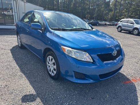 Used 2010 Toyota Corolla LE image 4