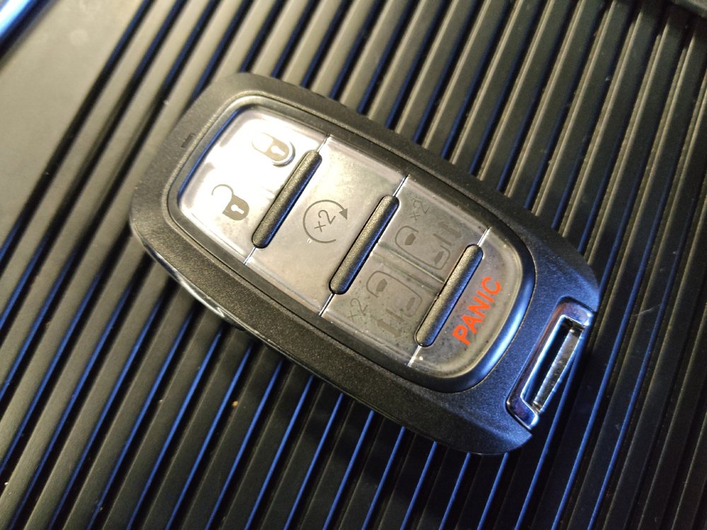 Used 2023 Chrysler Pacifica Touring-L FWD image 32
