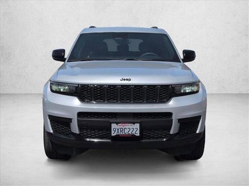 Used 2024 Jeep Grand Cherokee L Laredo AWD/4WD image 2