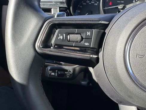 Used 2024 Porsche Macan image 20