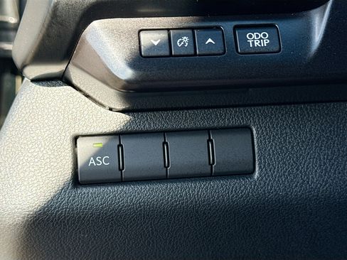 Used 2022 Lexus UX 200 F Sport w/ Accessory Package (Z1) image 34