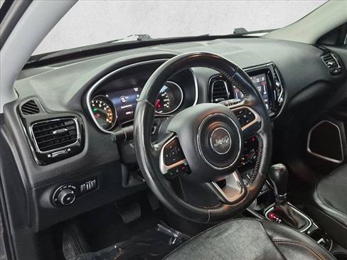 Used 2018 Jeep Compass Limited AWD/4WD image 10