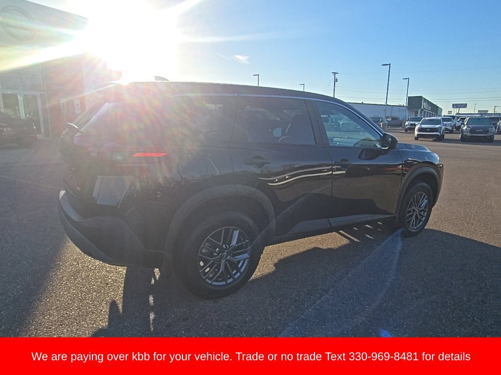 Used 2023 Nissan Rogue S AWD/4WD image 7