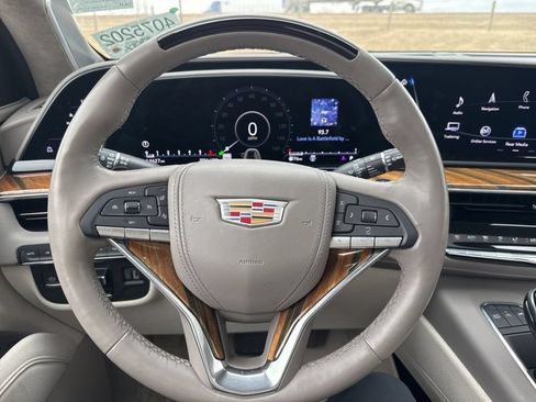 Used 2023 Cadillac Escalade Premium Luxury Platinum w/ Heavy-Duty Trailer Package AWD/4WD image 19