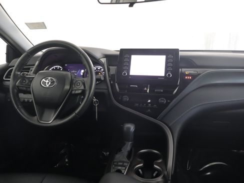 Used 2023 Toyota Camry SE w/ Cold Weather Package AWD/4WD image 2